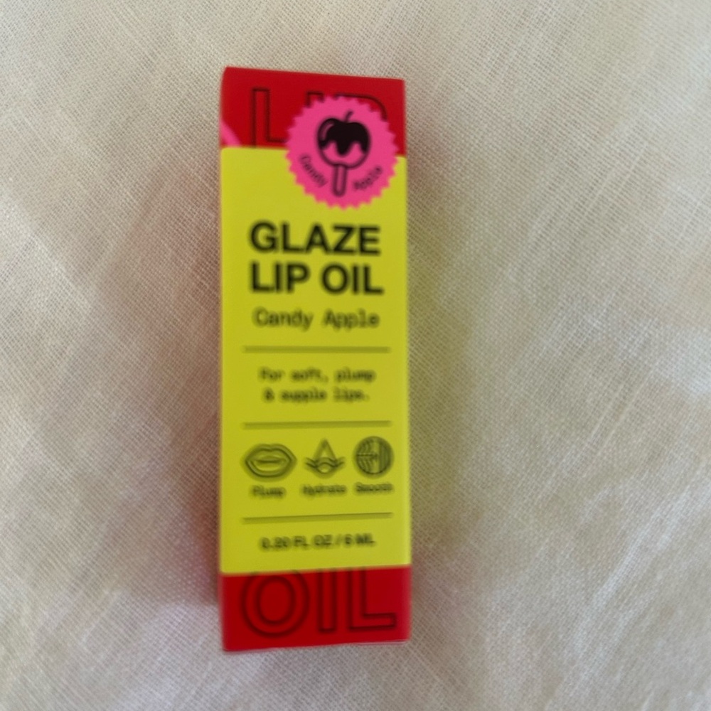 InnBeauty Glaze Lip Oil - Candy Apple Red NIB
